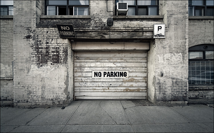 When selling Domain Names, the question is, to park or not to park?